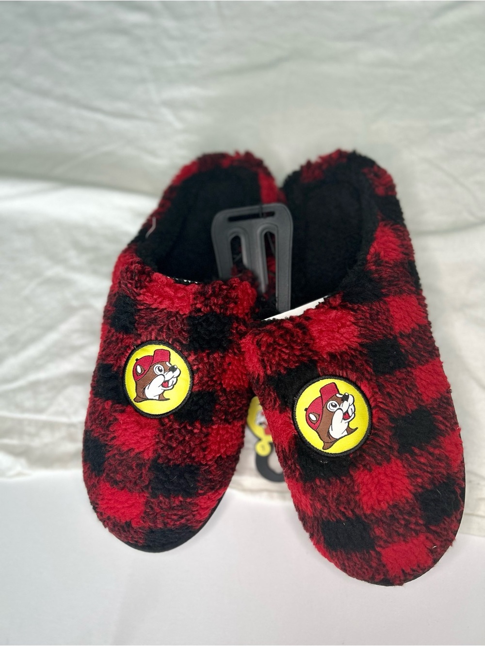 Buc-ee’s Buffalo Plaid Red Black Fleece Slippers House Shoes Size Large 9-10 men